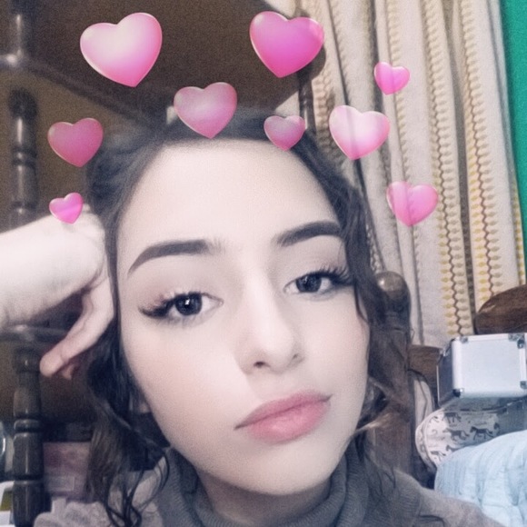 Meet your Posher, Cassie - Picture 1 of 1